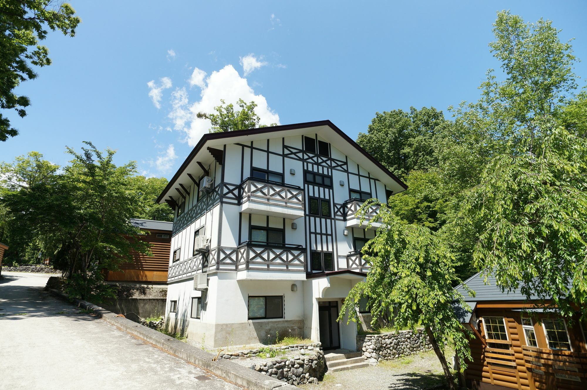 Hakuba Canadian Lodge Eksteriør bilde